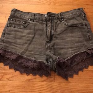 Size 26 Free People Embroidered Fringe Shorts